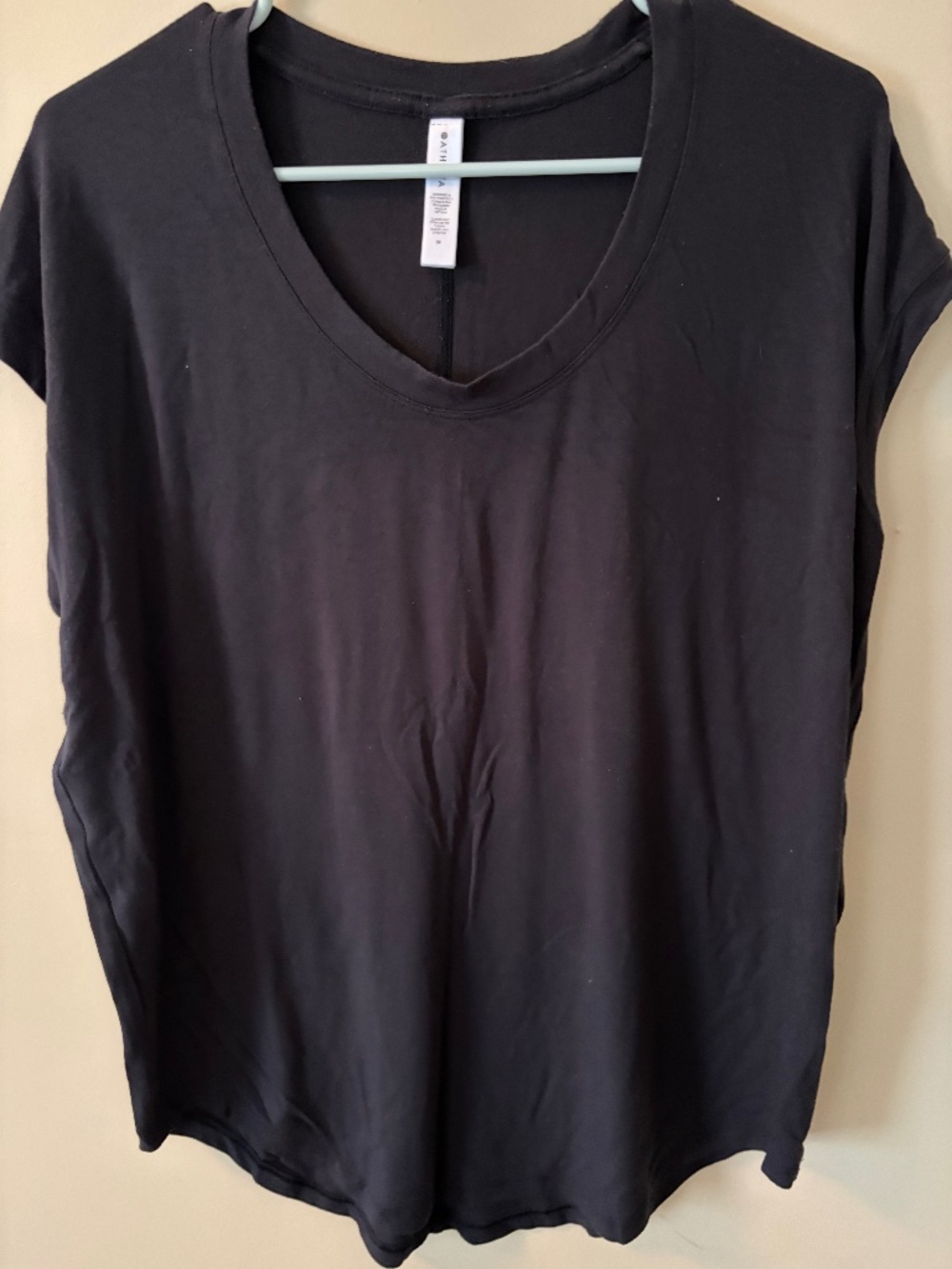 Black athleta cloudlight stratus T